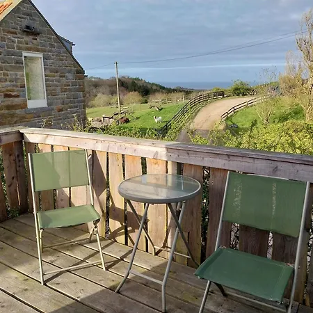 Meadowbeck - Shepherd Huts Fylingdales