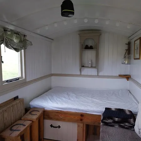 Meadowbeck - Shepherd Huts Fylingdales