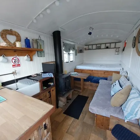 Meadowbeck - Shepherd Huts Fylingdales
