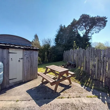 Meadowbeck - Shepherd Huts * Fylingdales