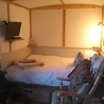 Meadowbeck - Shepherd Huts Campingplads *