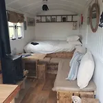 Meadowbeck - Shepherd Huts Campingplads *